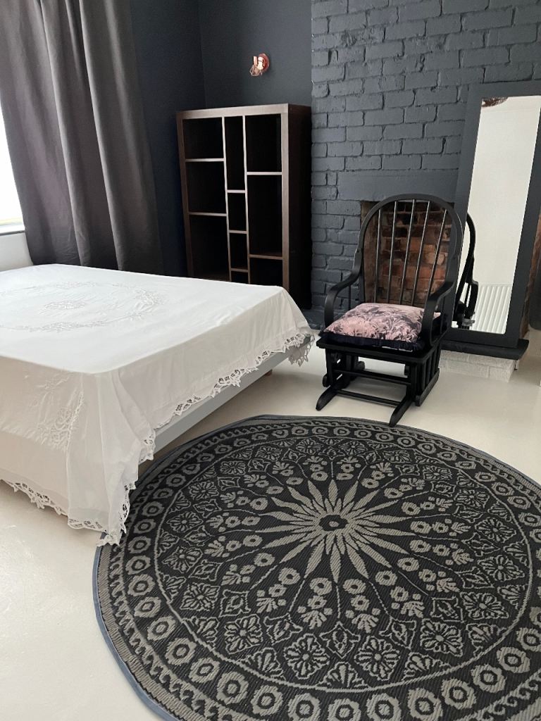 :) Large clean room in clean quiet house available NOW/ March :)