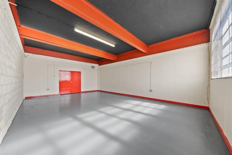 Secure Storage / Workshop Unit to Rent, Paisley (Recently Refurbished)