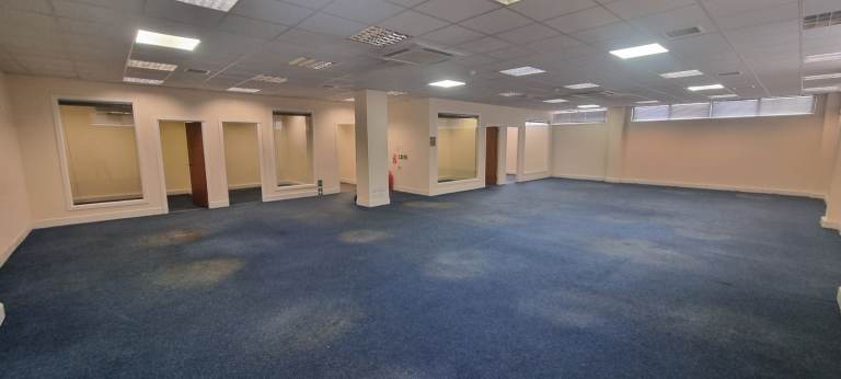 Open plan office space to rent in Glasgow Eastend