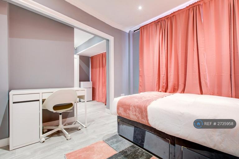 1 bedroom in Dencourt Crescent, Basildon, SS14 (#2735958)