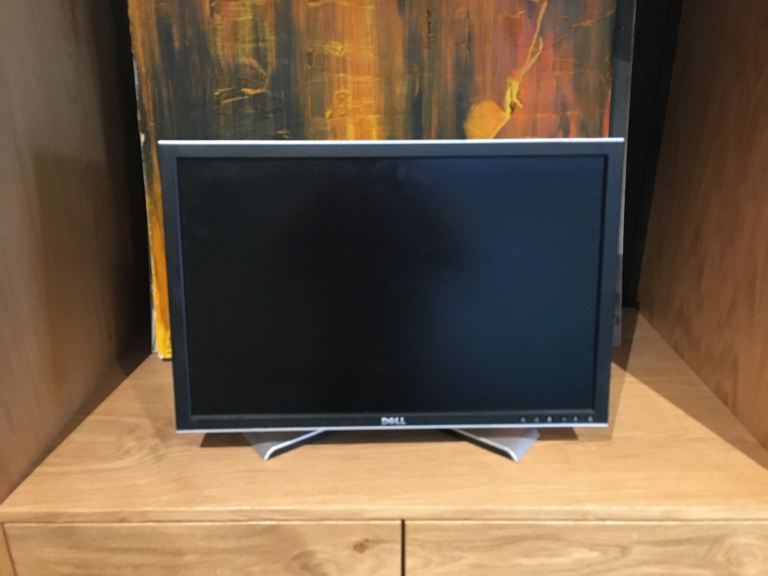 £10 Dell UltraSharp LCD Monitor w/4-Port USB HDMI VGA Black silver 