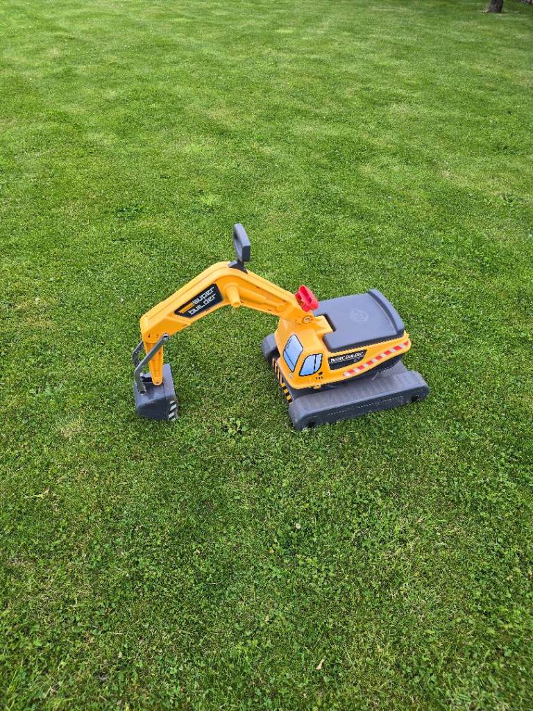 Child's Ride on Digger with interactive arm