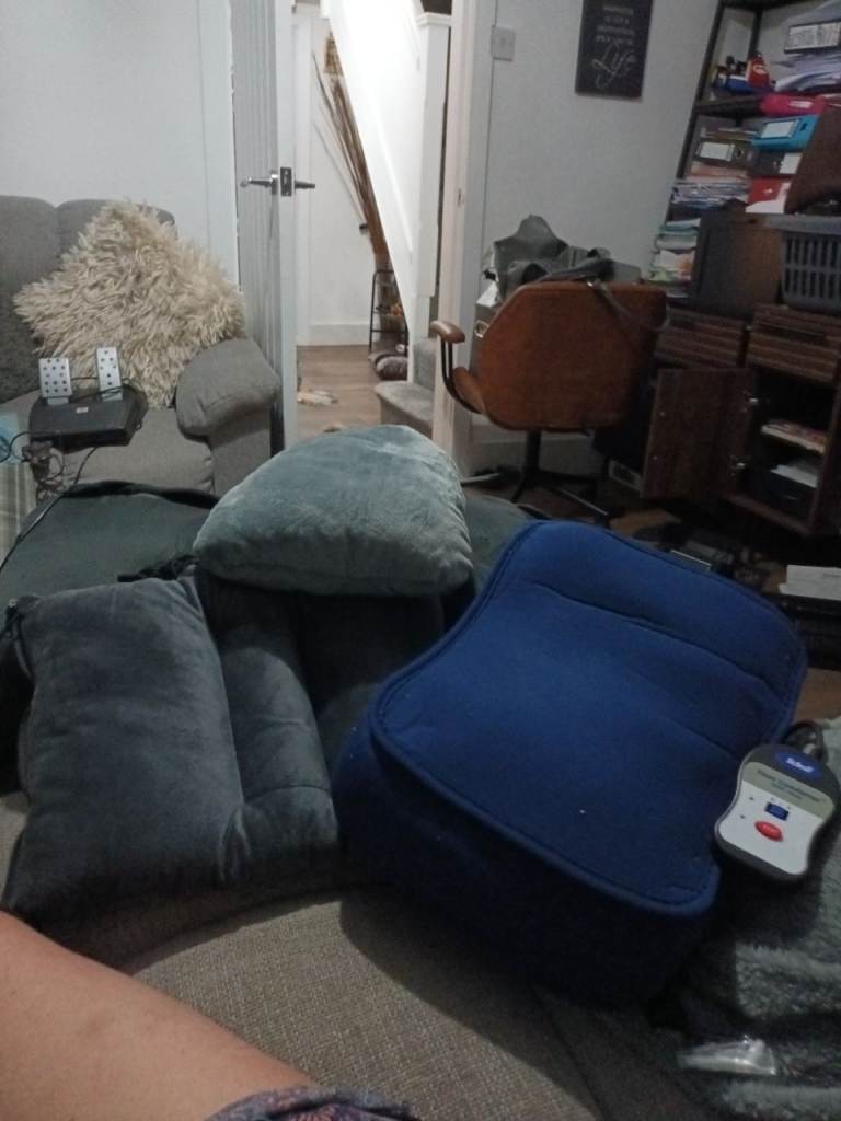 Vibrating Massage Cushion with Remote – Good Condition