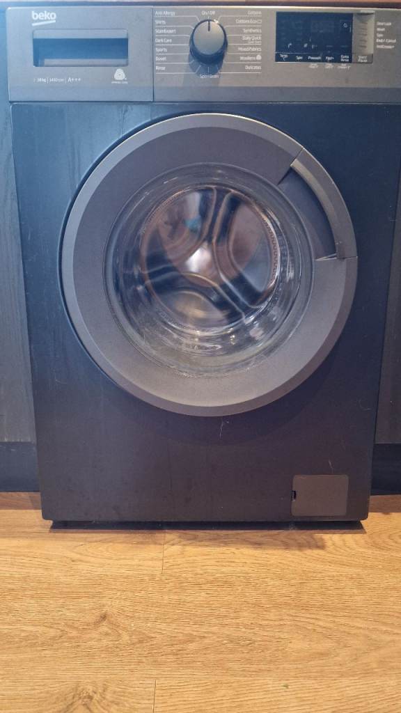 Beko Black Washing Machine Used - Good condition