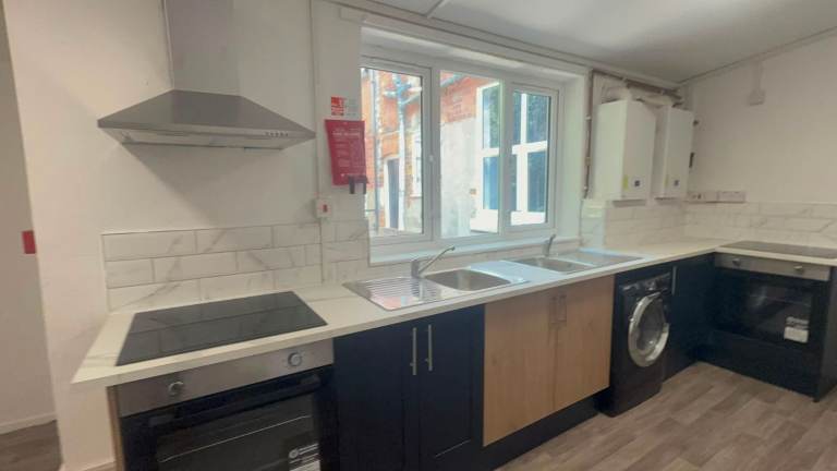 Studios for Benefits/UC/JSA - En suites available - Ideal for PIP/LWCRA
