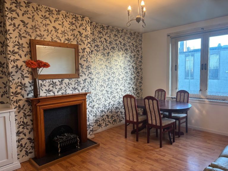 2 bedroom flat near Aberdeen University and Royal Infirmary