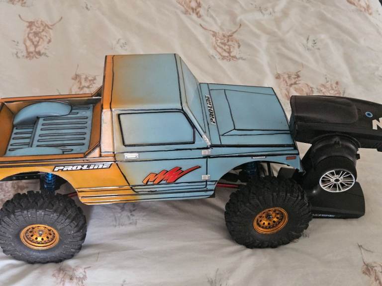 PRO-LINE RC Truck with Remote Control – Good Condition