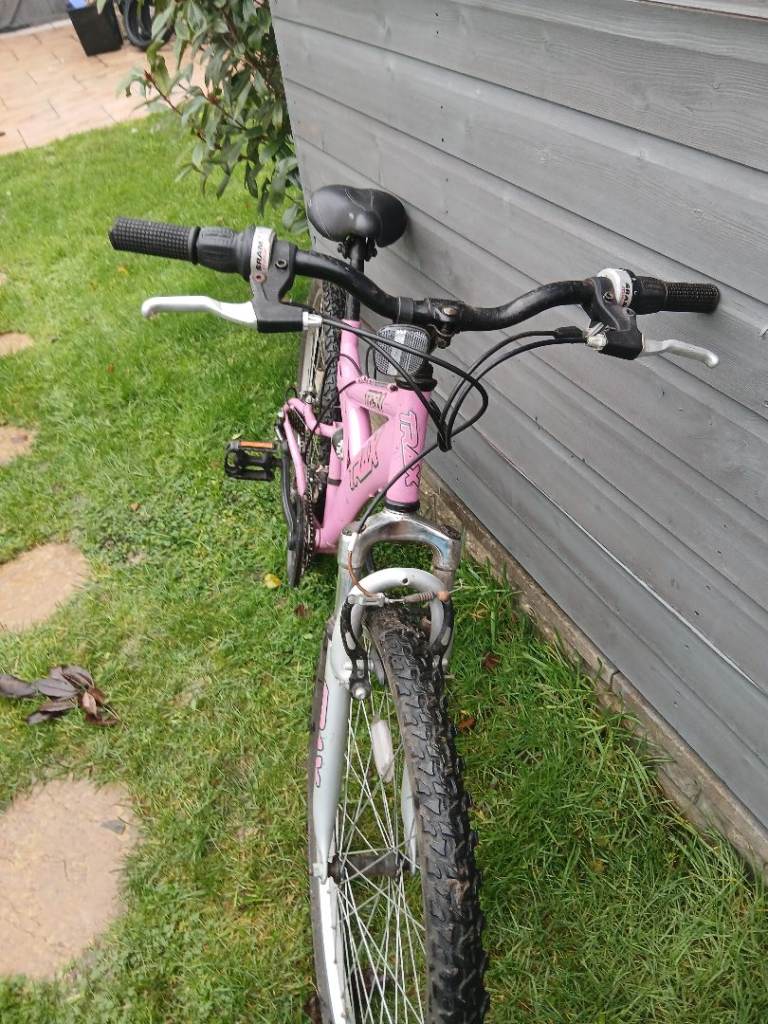Ladies pink mountain Bike 