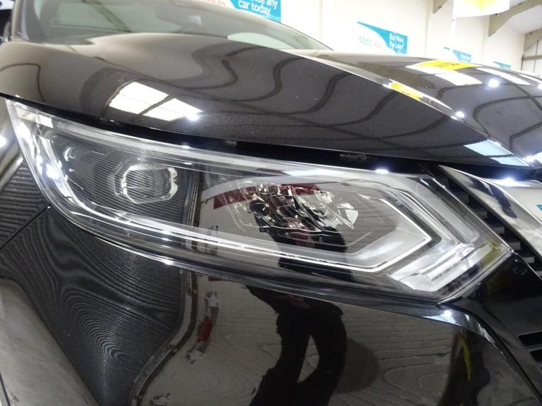 2019 Nissan Qashqai 1.3 DiG-T Tekna 5dr **LOW MILEAGE*ONLY 37000 MILES FROM NEW** HATCHBACK Petro...