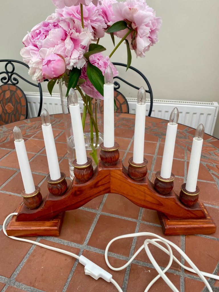 Candle arch