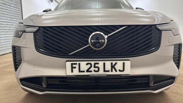 2025 Volvo XC90 Ultra T8 AWD Plug-in hybrid Electric/Petrol Dark 7 Seats Automatic SUV Hybrid Aut...