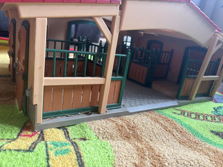 Schleich authentic horse and animal collection including rug & stables 
