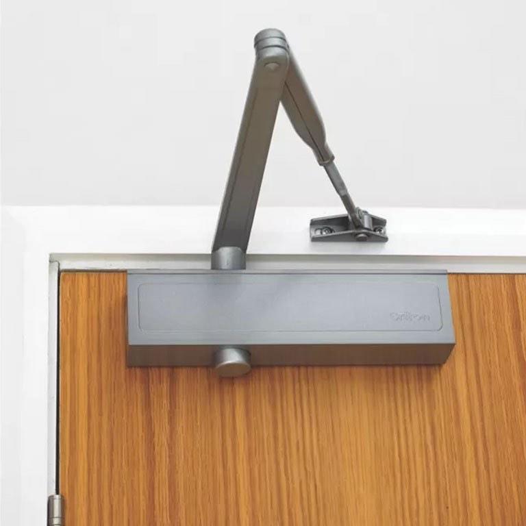 Briton 1120B.SES door closer 