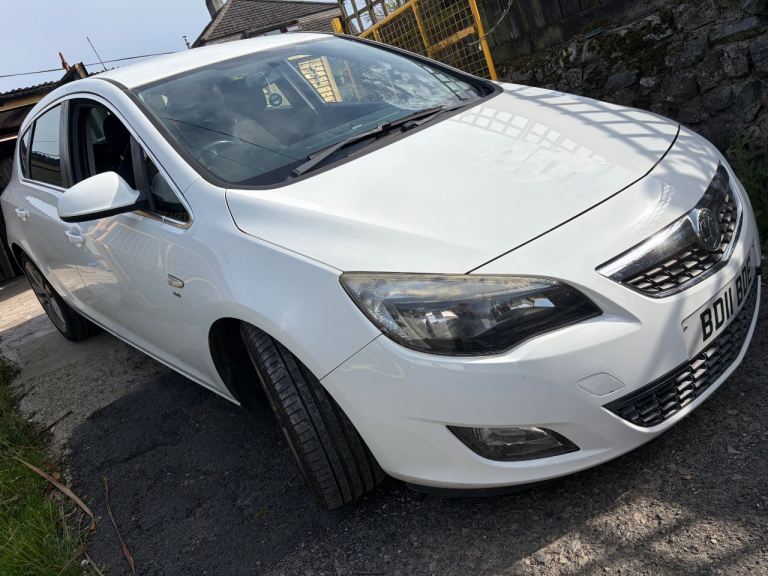 Vauxhall, ASTRA, Hatchback, 2011, Manual, 1956 (cc), 5 doors
