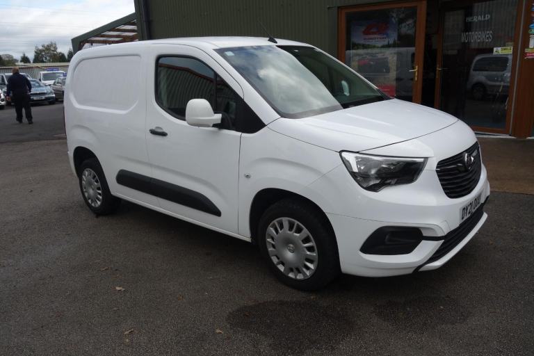 Vauxhall Combo 1.5 Turbo D 2300 Sportive Panel Van 4dr Diesel Manual ... 2021/21