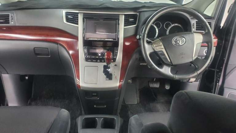 Toyota Alphard 2.4 black automatic 8 seater sunroofs fresh japanese import 2010