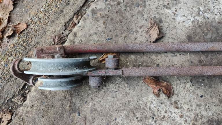 Pipe bender (RECORD)