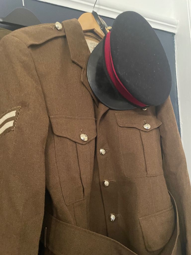 Vintage 1967 British Army RAMC Officer no 1 Dress uniform & peaked cap