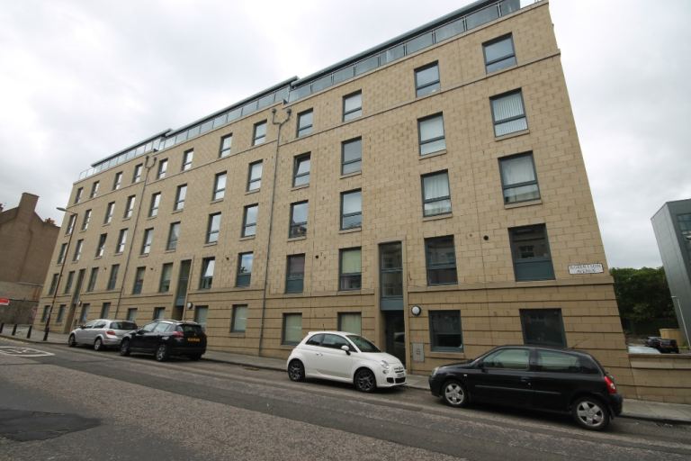 2 bedroom flat in Robertson Avenue, Gorgie, Edinburgh, EH11 1PZ