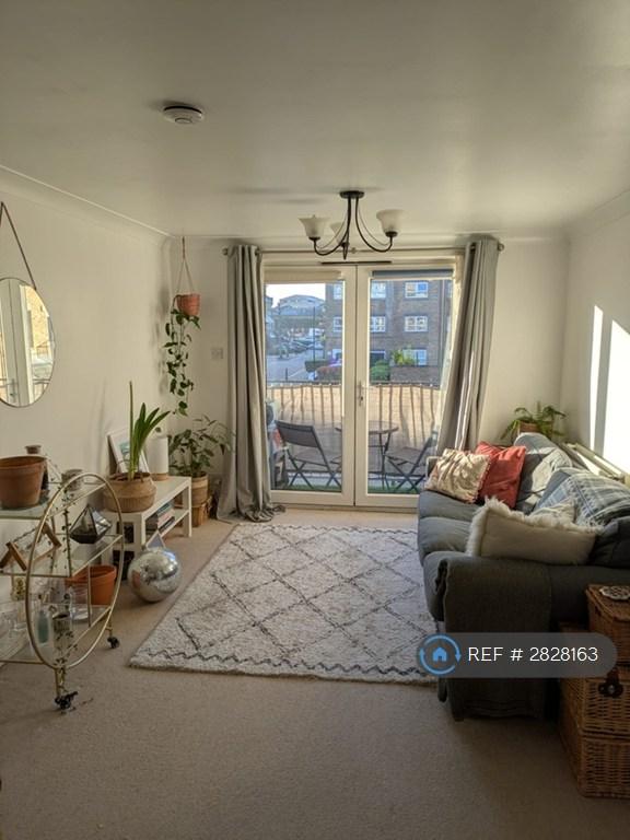 2 bedroom flat in Cadnam Lodge, London, E14 (2 bed) (#2828163)