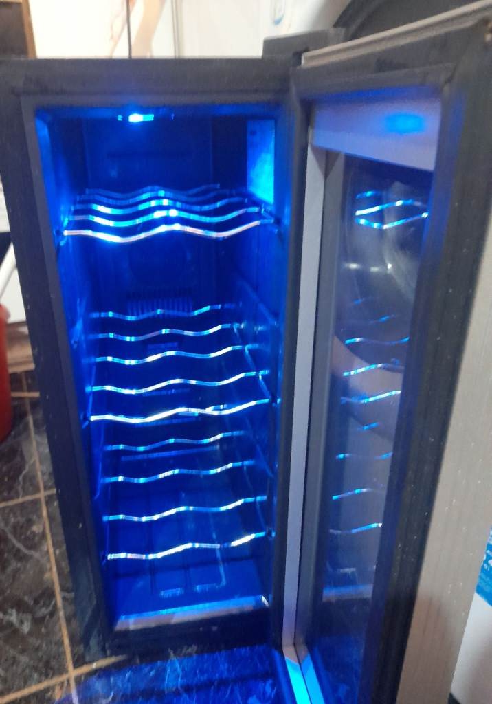 Husky HN6 Countertop/ under counter  Wine Cooler - Black