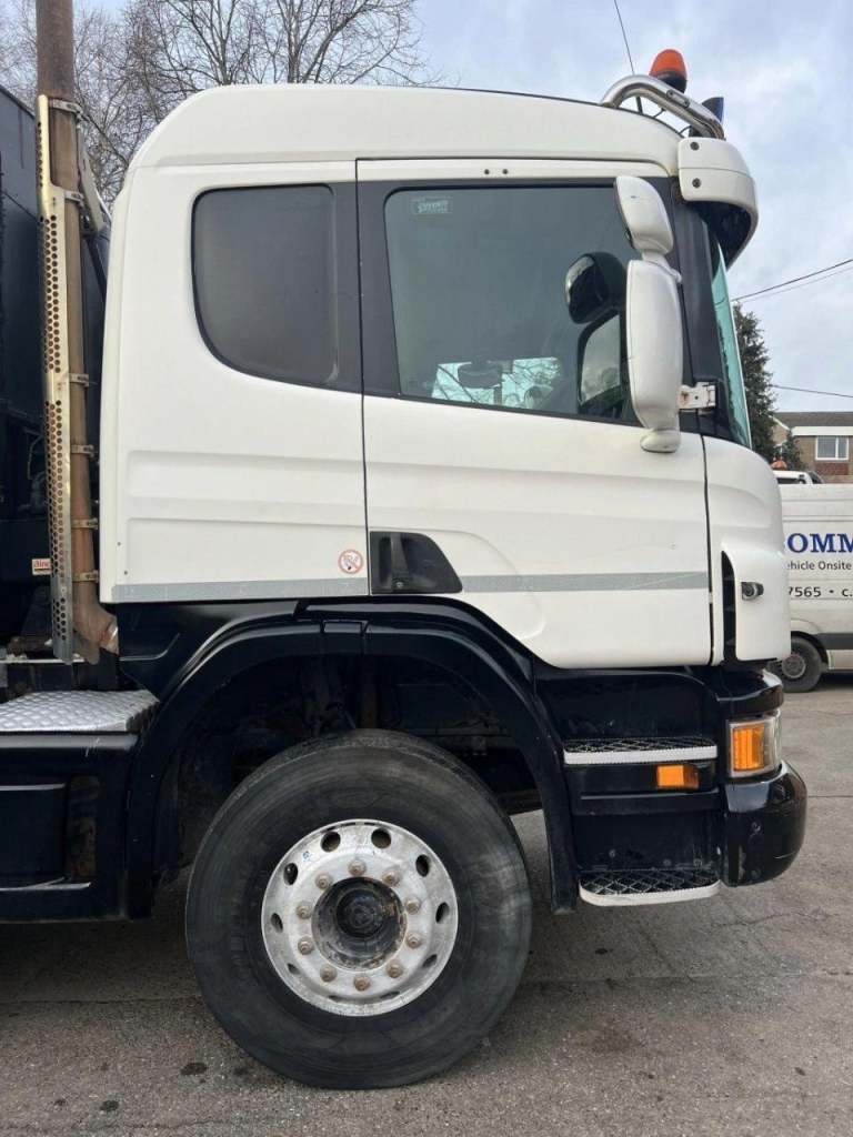 2013 SCANIA P400 8X4 TIPPER