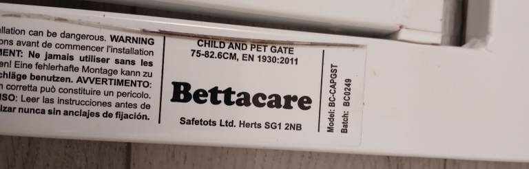 Bettacare Extra Tall Child & Pet Gate 68.5cm-147.4cm