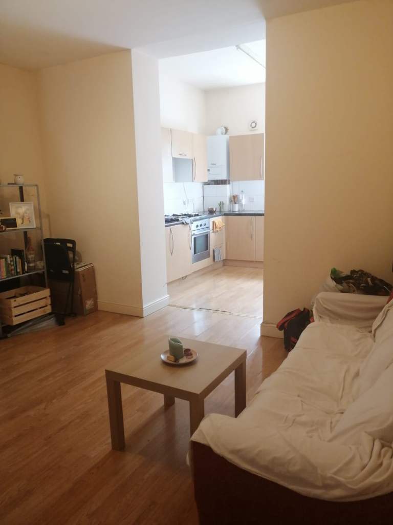 Spacious room in 2BHK Flat in Romford E7 – Available Immediately | Roommate Wanted