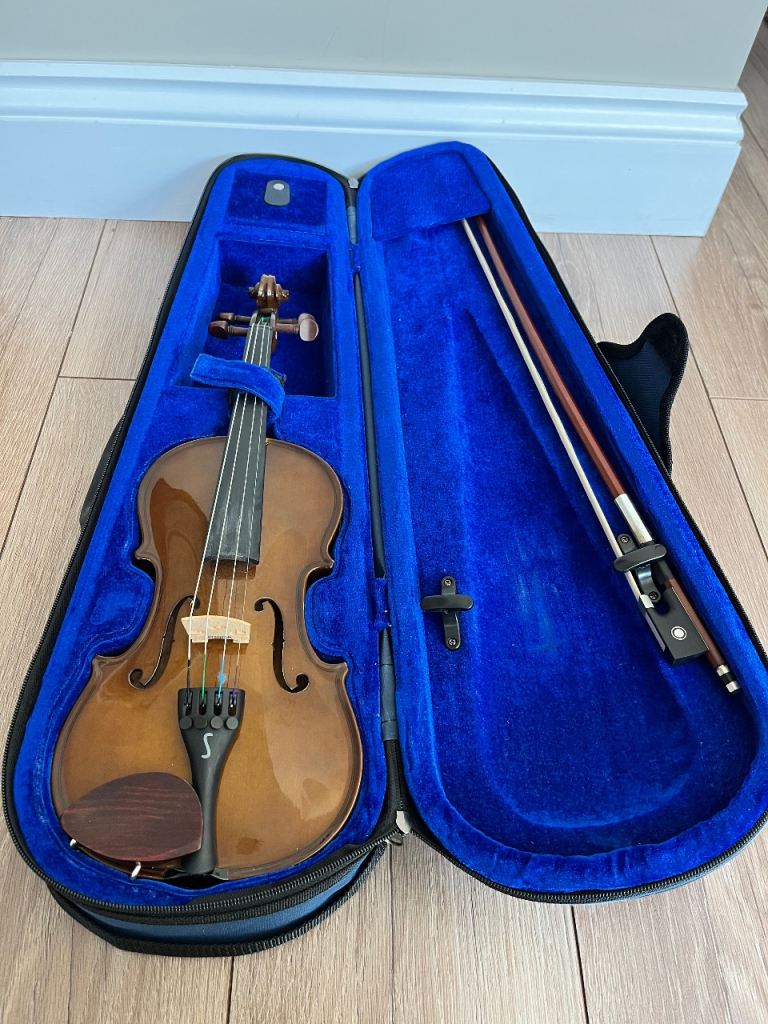 Full Violin Outfit 1/4 Size – Blue Case, Good Condition