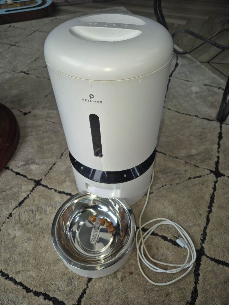 Cat/Dog Auto Feeder