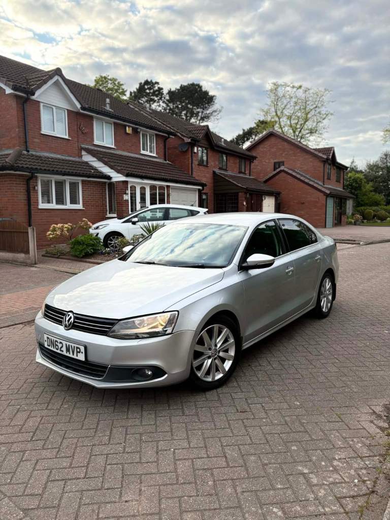Volkswagen, JETTA, Saloon, 2012, Manual, 1968 (cc), 4 doors