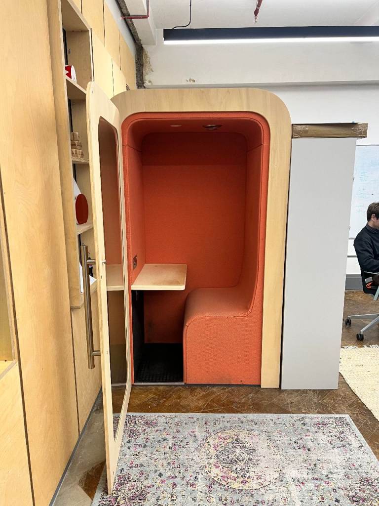 1 seater Single Office Pod with back wall, glass door and unit plug