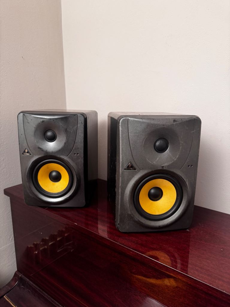 Behringer Truth B1030A Studio Monitors – Pair, Fair Condition