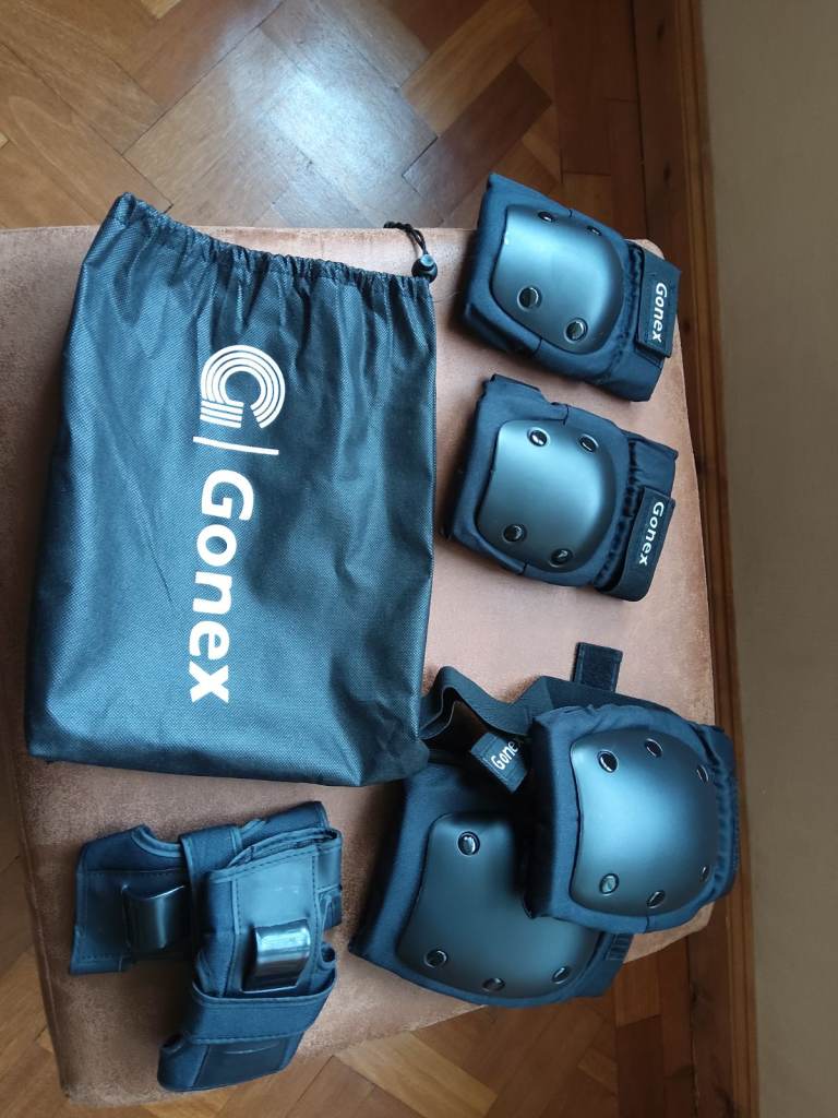 image for Gonex skateboarding pads. Triple pack. Black