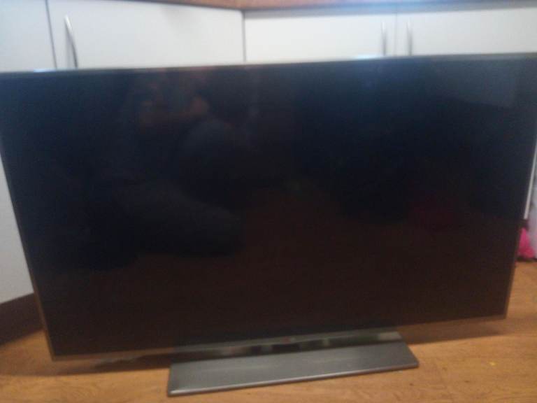BROKEN LG T.V