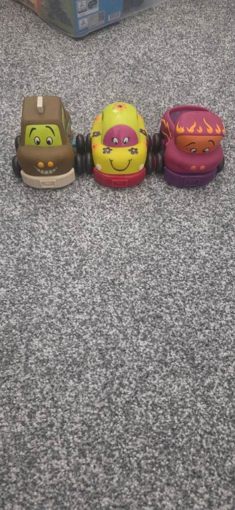 Set of 3 Toy Cars – Good Condition