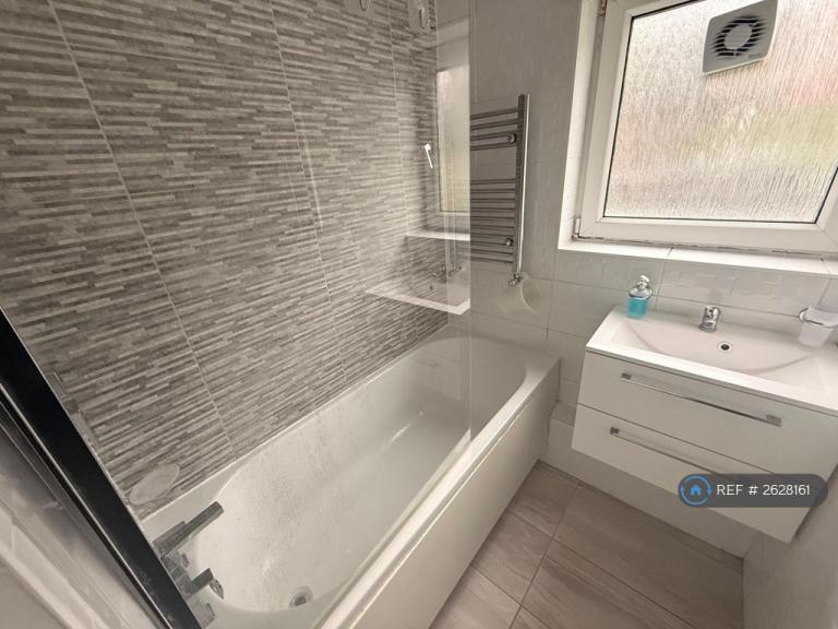 2 bedroom flat in Highbrook Close, Brighton, BN2 (2 bed) (#2628161)