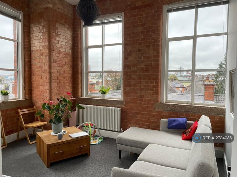 1 bedroom flat in Wheatsheaf Court, Leicester, LE2 (1 bed) (#2704088)