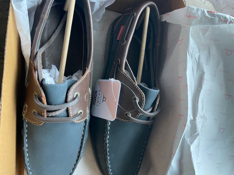Chatham deck shoes SIZE 9 Navy/Tan