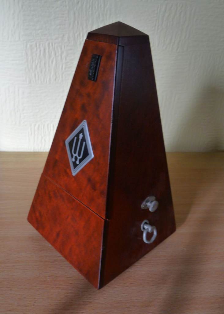 Wittner Traditional Metronome in light Walnut