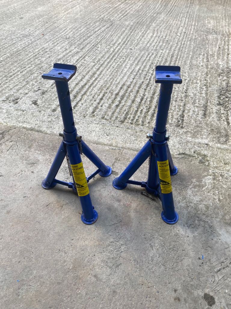 Hilka 2 tonne car stands used condition