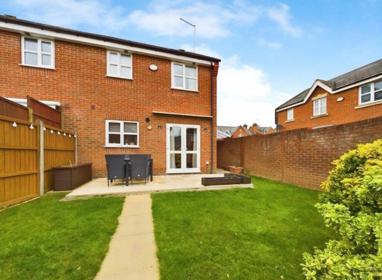 Double Bedroom + Private Bathroom | All Bills Included 