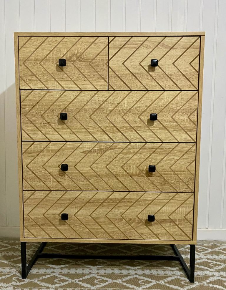 image for Chest of drawers.