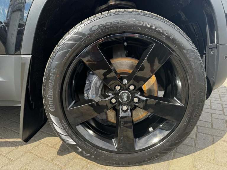 2023 Land Rover Defender 3.0 D250 Hard Top SE Auto PANEL VAN DIESEL Automatic