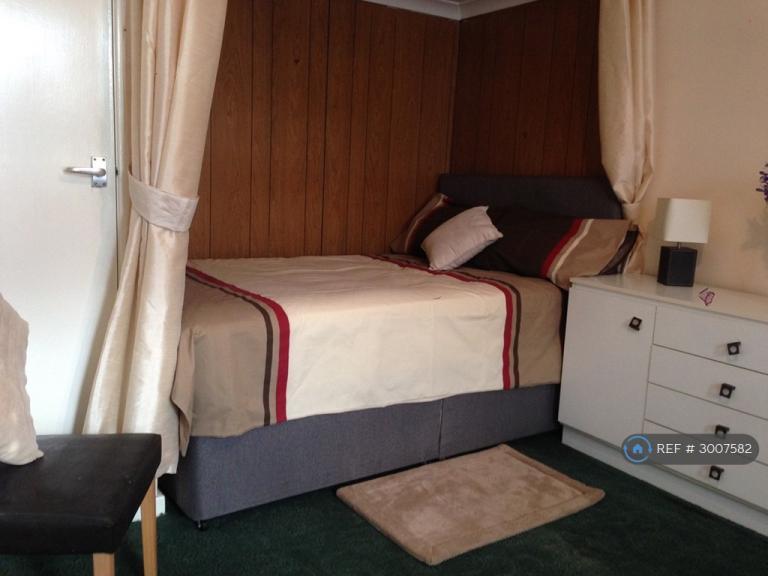 Studio flat in Sunnybank, Knottingley, WF11 (#3007582)
