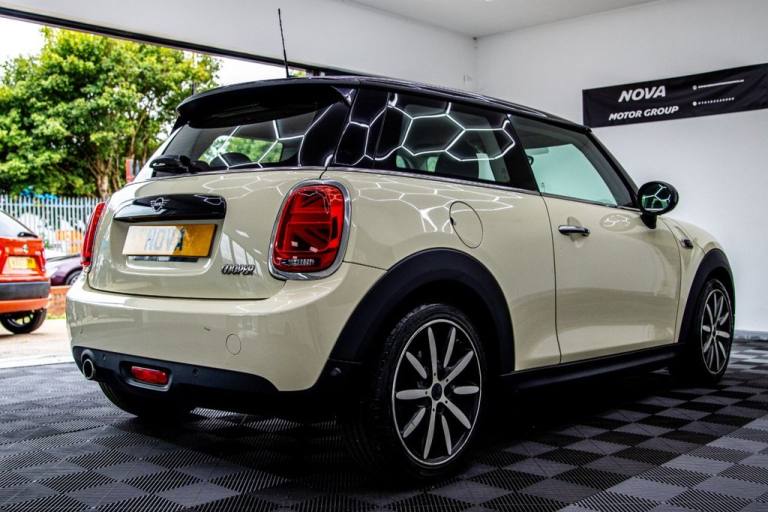 2018 MINI Hatch 1.5 Cooper Hatchback 3dr Petrol Manual Euro 6 (s/s) (136 ps) Hatchback Petrol Manual