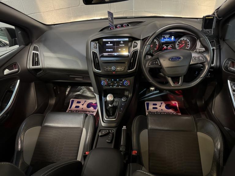 FORD FOCUS 2.0 T EcoBoost ST-2 Black Manual Petrol 2016