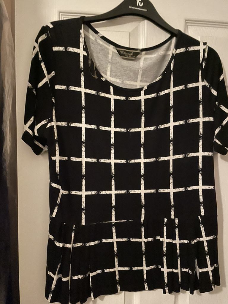 Ladies top size16