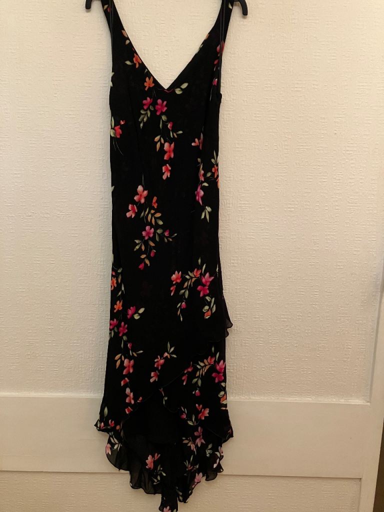 Gorgeous Floral Pattern Women's Dress Size 10