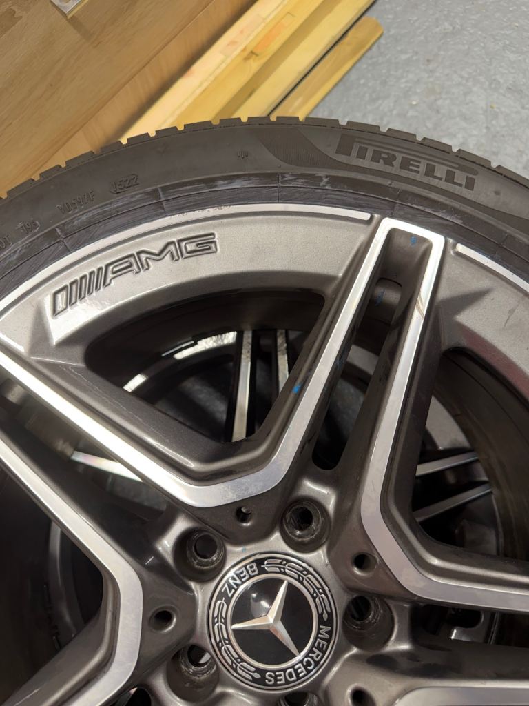 Mercedes AMG 18 Alloy Wheels with Pirelli Tyres 225/45r18 & 245/40r18 R18